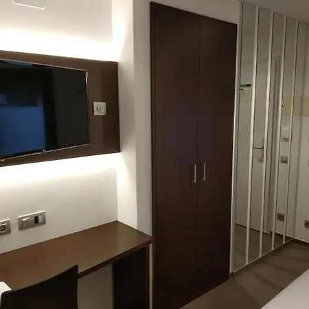 Hotel Centre *