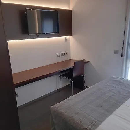 Centre Hotel *