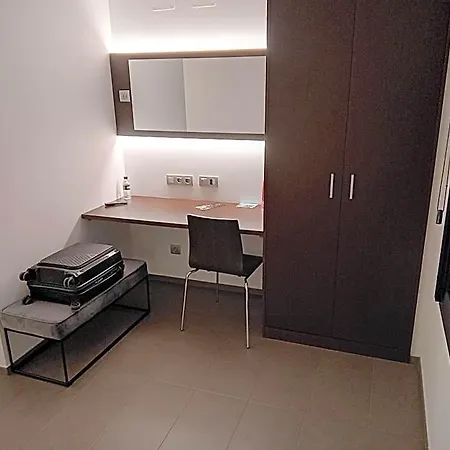 Centre *