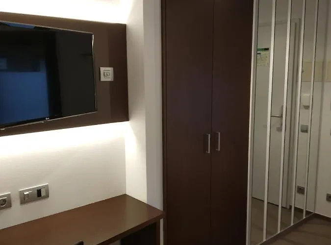Hotel Centre *