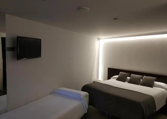 Centre Hotel *