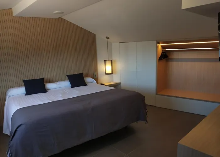 Centre Hotel *
